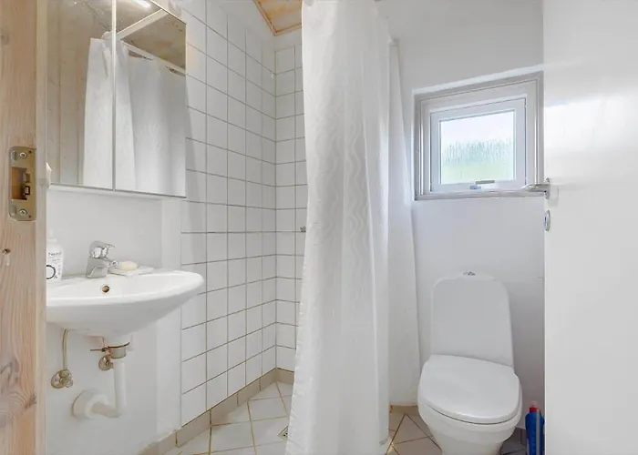 1305-aakirkeby-strandparken-10 Hébergement de vacances