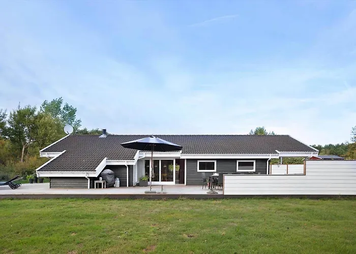 1305-aakirkeby-strandparken-10